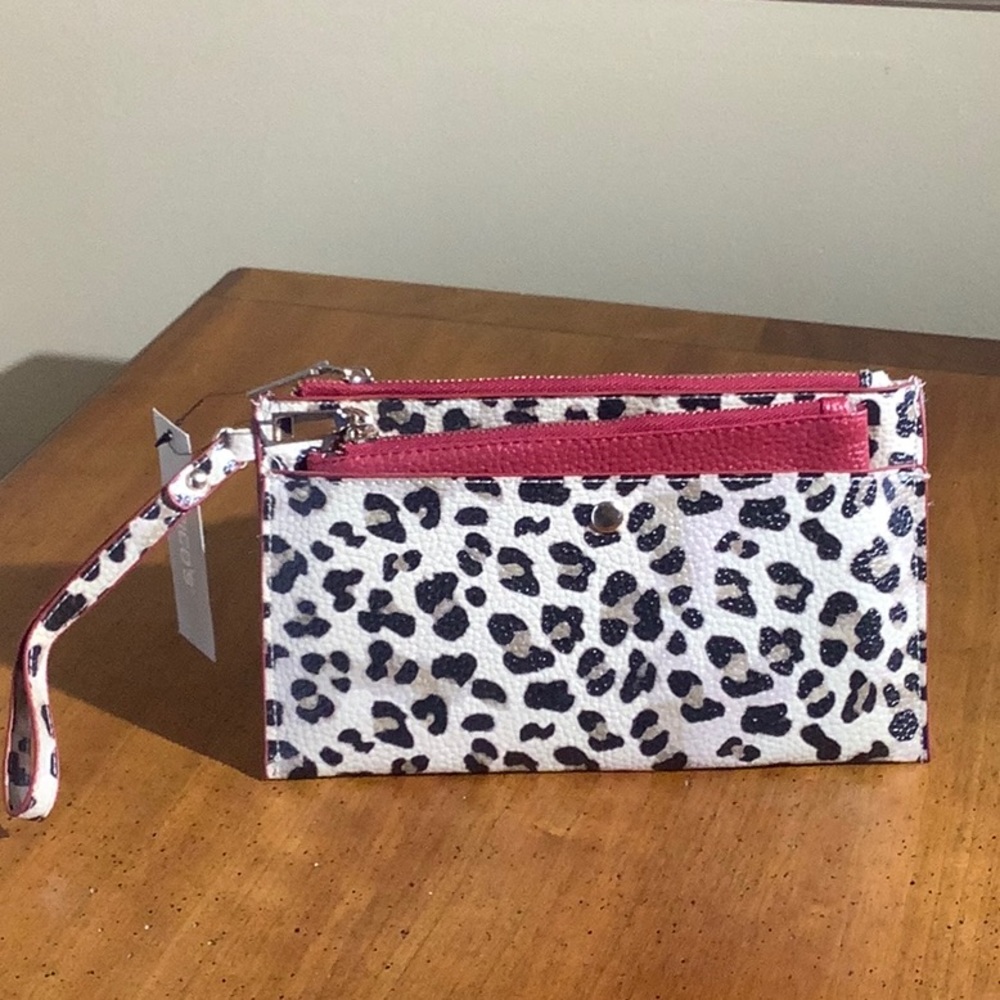 Chico’s Animal Print Wristlet Accessories Bag Set